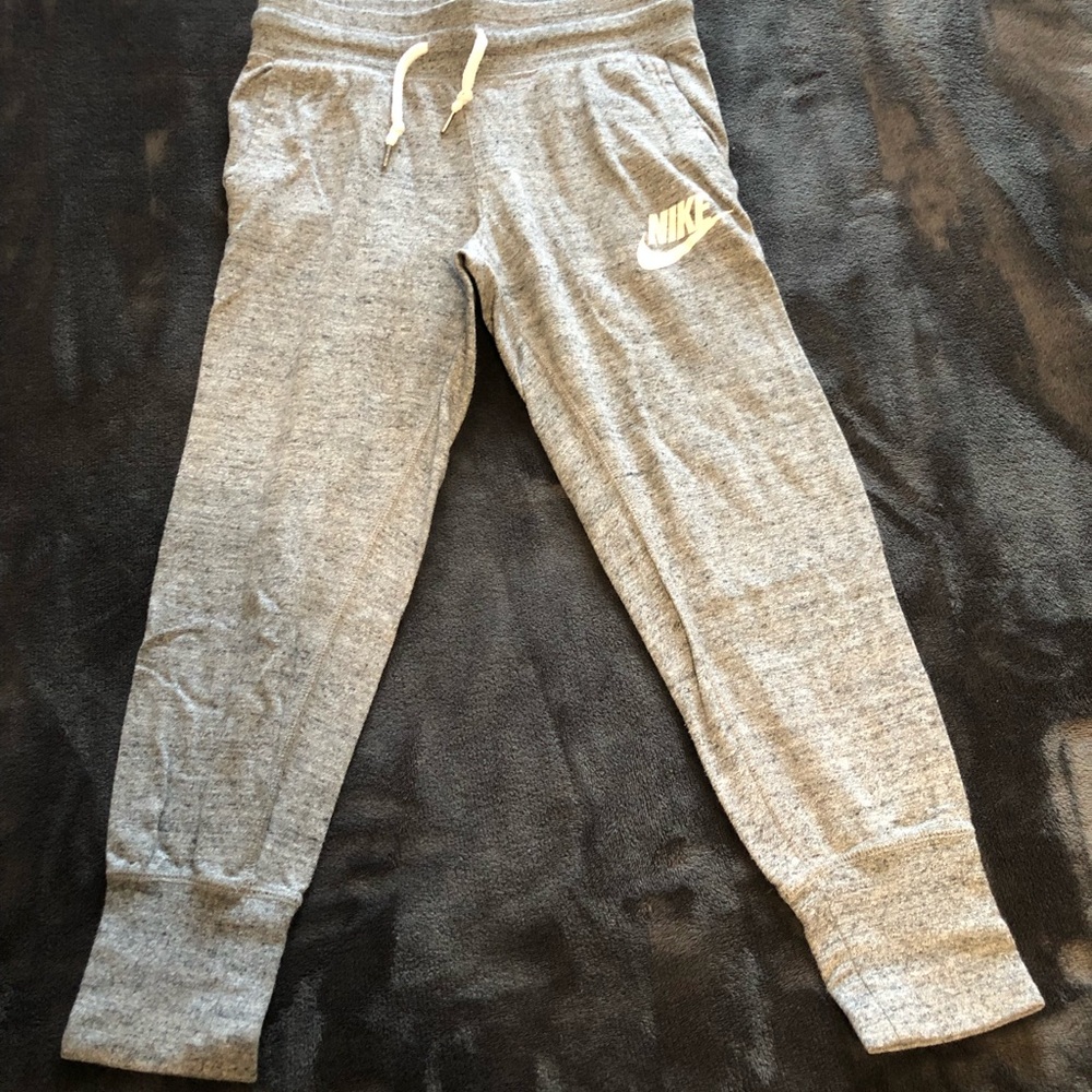 Nike cropped joggers